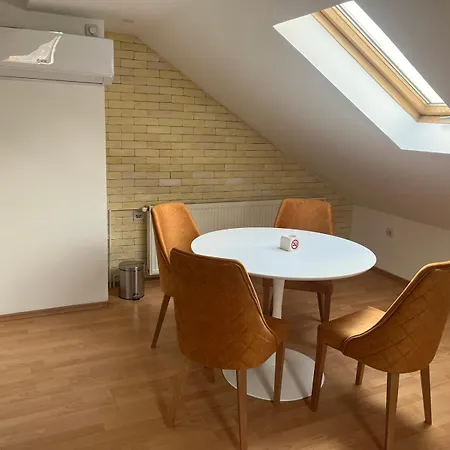 Apartment Art Nis
